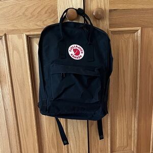 Kånken Black Backpack